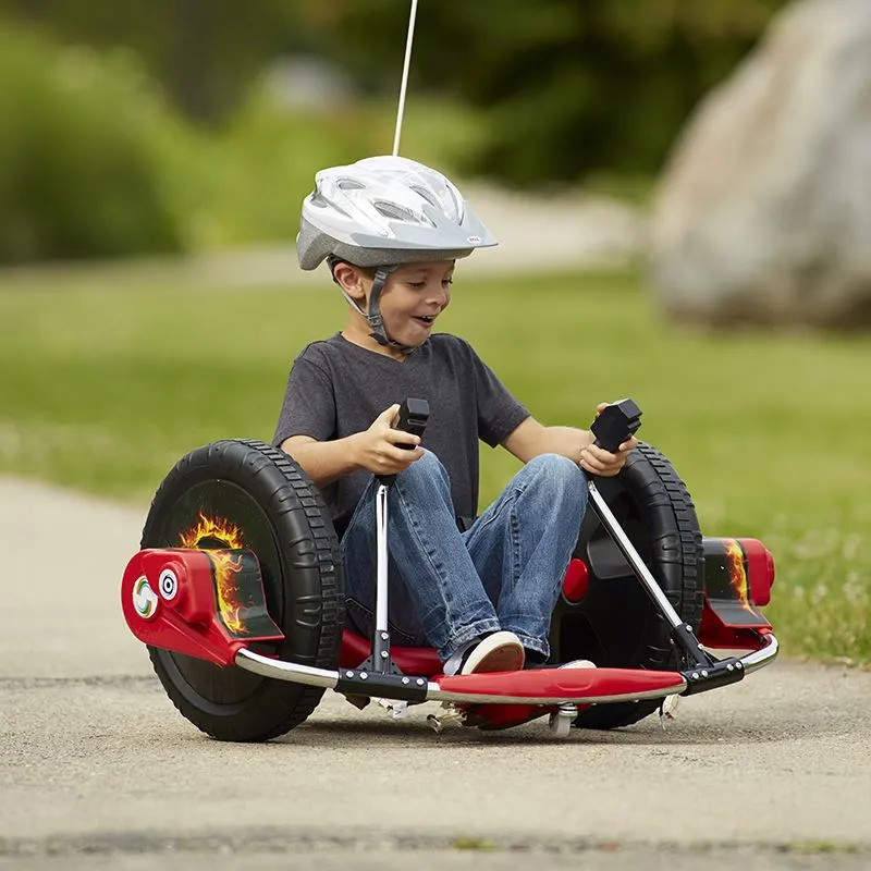 Elektrinių lenktyninių automobilių vaikų driftas